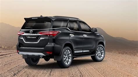 The toyota fortuner 2021 now is known as a facelift and is officially on sale. 2021 Toyota Fortuner: 2021 Toyota Fortuner: 10 significant ...