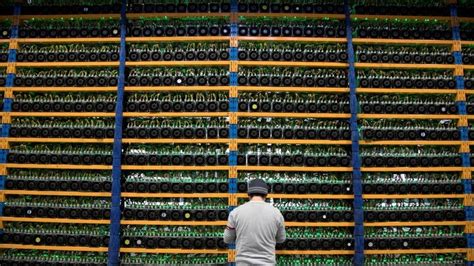 Meskipun di indonesia sendiri belum diperbolehkan untuk bertransaksi menggunakan aset kripto seperti bitcoin untuk pembayaran. Uang Kripto Cyronium Milik Pengusaha Lokal Akan Izin Bappebti
