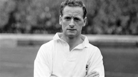Sir Tom Finney Former Preston And England Winger Dies At 91 Bbc Sport