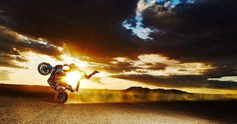 Capturing The Beauty Of Motorcycle Stunt Riding