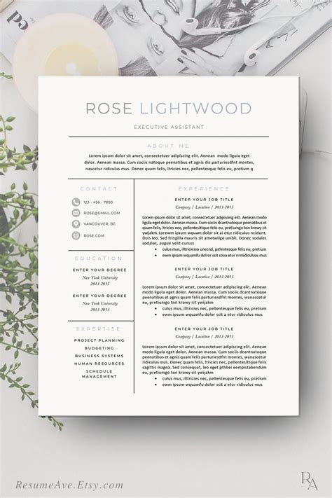 Digital marketing specialists are responsible for growing traffic to their brand's website. Professional CV digital download, simple design for ...