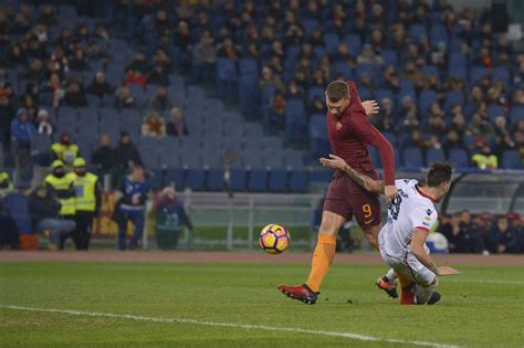 Here you can easy to compare statistics for both teams. Roma-Cagliari 1-0, il gol contestato di Dzeko - Corriere.it