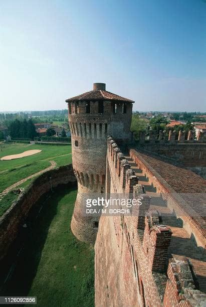 Circular Castle Photos And Premium High Res Pictures Getty Images
