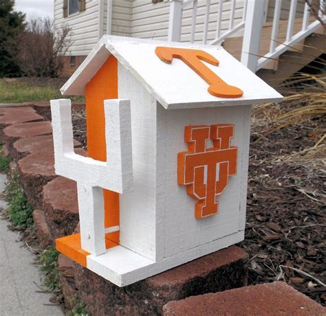Tennessee Volunteers Vols Handmade To Order Wooden Birdhouse By