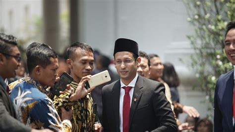 Kadispenal laksamana pertama tni julius widjojono menyebut proses. Polemik Kamus Sejarah, Nadiem: Tak Ada Niatan Hapus Jejak ...