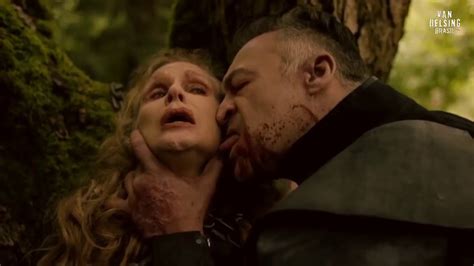 Vanessa helsing, eine nachkommin des legendären vampirjägers abraham van helsing, wacht jahre nach. Van Helsing (Syfy) Série - Comic Con Trailer HD - YouTube