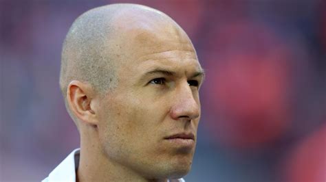 He is an actor, known for cska moscow vs bayern munich. EM 2016: Arjen Robben besucht Nationalmannschaft der ...