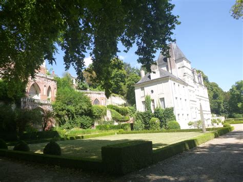 Les carnets d'Eimelle : château et église de Poncé sur le Loir