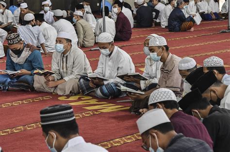 Niat Dan Tata Cara Iktikaf Di Masjid 10 Hari Terakhir Ramadhan Halaman 3