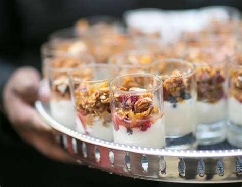 10 Hot New Wedding Food Trends For 2014