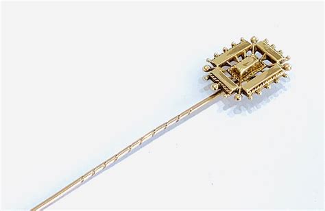 Antique 9ct Yellow Gold Stick Tie Lapel Pin Fully Hallmarked