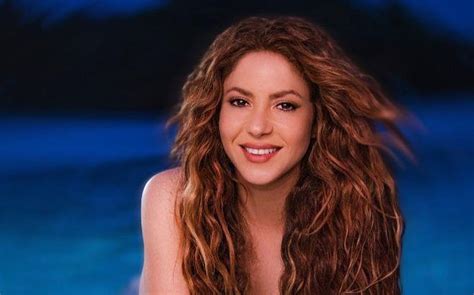 Shakira Realza Su Belleza Latina Con Body En Portada De Cosmopolitan Fama