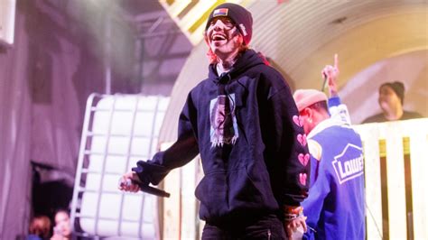 Watch Lil Xan Perform Tupacs California Love