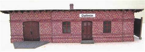 Modellhäuser h0 aus karton : Makamo: Bahngebäude aus bedrucktem Karton - Spur Null Magazin