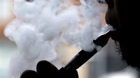 First Vaping Death Reported In Michigan Thats 21 Dead In Us So Far