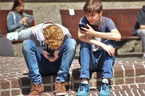 Young Peoples Phones Are Causing Them To Grow Horns On Their Skulls
