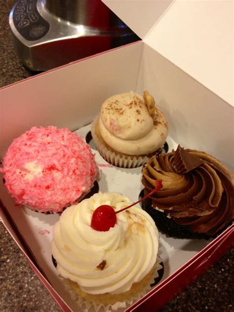 sweet carolina cupcakes 33 photos and 73 reviews desserts 1 n forest beach dr hilton head