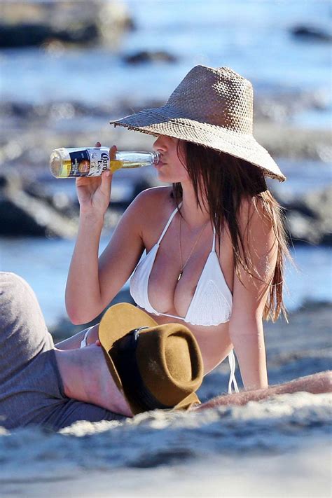 Emily Ratajkowski In A Bikini Beach In Miami 08042020 • Celebmafia