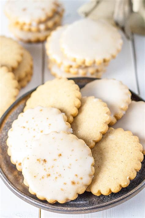 Polish food is wonderful with the delicious soups and filling main dishes but is not complete without the amazing desserts that are what makes polish cuisine so. A European spin on a holiday classic! These traditional Polish ginger… | Delicious christmas ...