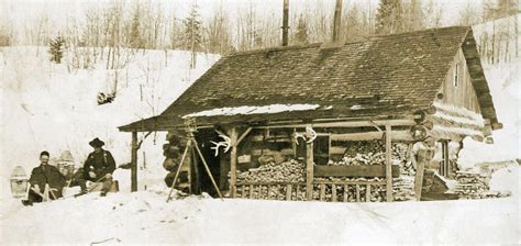Surveyors Winter Log Cabin Historia