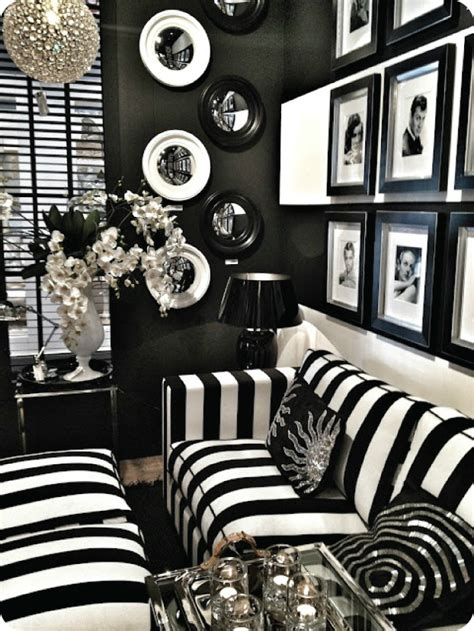 Words like calming, dramatic, sophisticated, classic, chic, and cozy can all be great descriptives. 14 Home Trends For 2014 - Decoholic