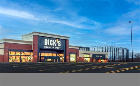 Dicks Sporting Goods Posts Strong Growth In Sales And Earnings