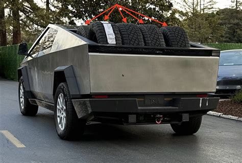Tesla Cybertruck Alpha Prototype Shows Off Its Beds Capacity By