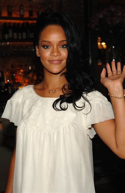 Rihannas Best Body Highlighter Looks Fenty Body Lava Popsugar Beauty