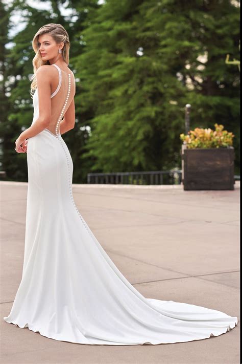 F211051 Simple Stretch Crepe And Silky Jersey Wedding Dress With Halter