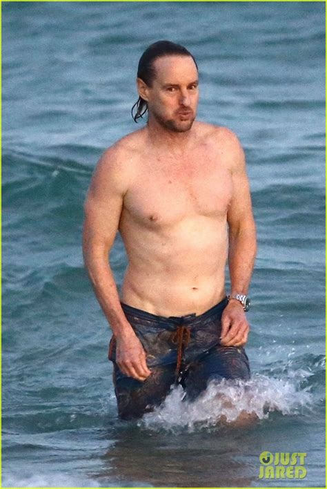 Owen Wilson Goes Shirtless On The Beach In Miami Photo Owen Wilson Shirtless Photos