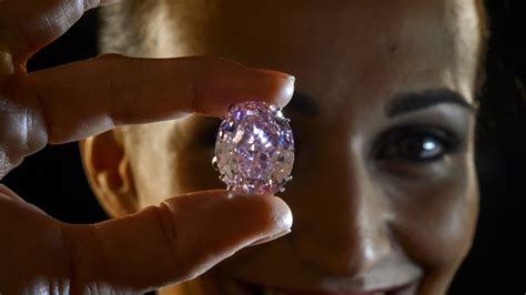 Pink Star Un Diamant Rose Qui Coûte 615 Millions Deuros