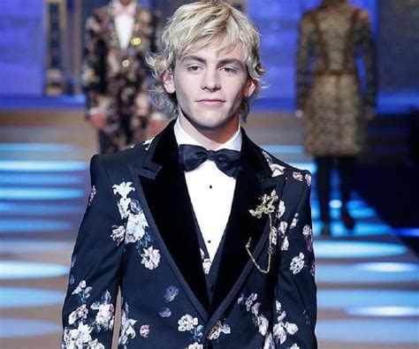 Ross Lynch Biography - Facts, Childhood, Family Life ...