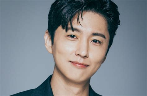 Biodata Profil Dan Fakta Lengkap Aktor Shin Dong Wook Kepoper
