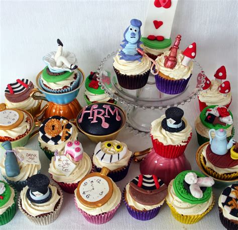 The Perfectionist Confectionist Alice In Wonderland Cupcakes