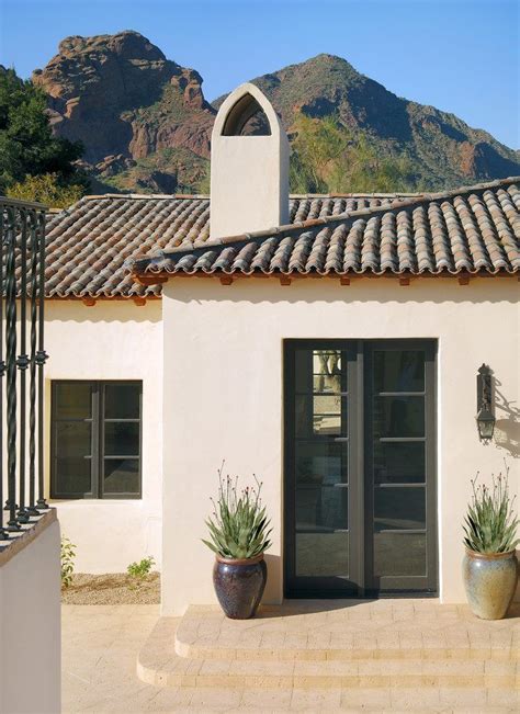 While painting stucco white may mean a little extra effort in the power washing department, it's a cool, modern choice for any home. Stucco Finish Guide - Exterior White Stucco Finishes ...