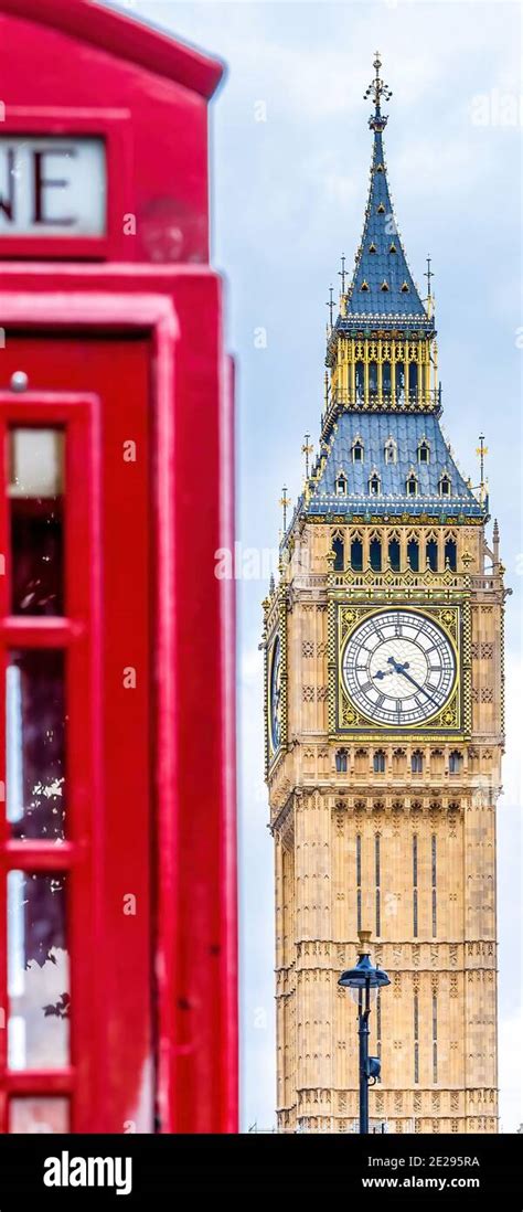 A Vertical View Of Big Ben Clock Tower At The North End Of The Palace
