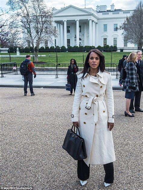Kerry Washington Dons Trench Coat For Shoot Outside White House She Stars As Olivia Pope On The