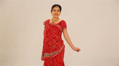 How To Wear A Saree To Look Slim Rajasthani Style Sari Draping