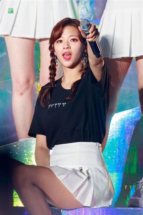 190526 jeongyeon twicelights in seoul day 2 with images kpop girls the most beautiful girl