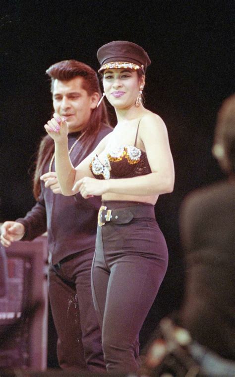 Remembering Selenas Astrodome Performances On What Would Have Been Her