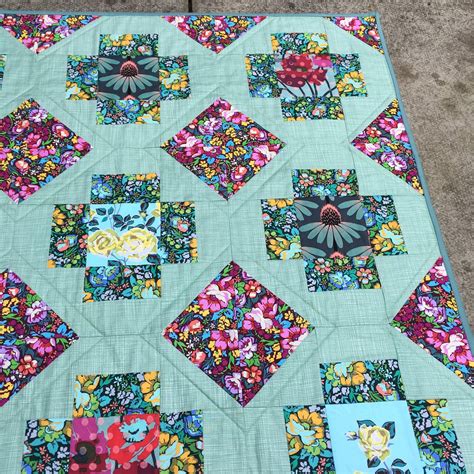 Greek Cross Quilt Anna Maria Horner Charm About You