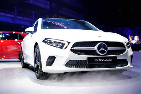 Hey Mercedes Daimler Takes On Silicon Valley With Hi Tech A Class