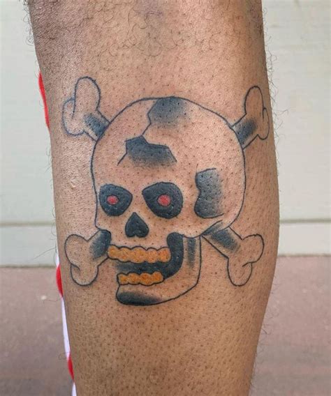 30 Gorgeous Skull And Crossbones Tattoos You Cant Miss Style Vp