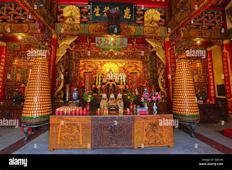 Buddhist Temple In Tainan Taiwan Stock Photo Alamy