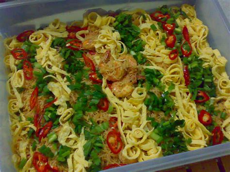 Daripada anak jajan sembarangan di luar rumah, resep sosis gulung mie bisa jadi solusinya. Resep Telur Dadar Gulung Sosis : Cara Membuat Telur Dadar ...