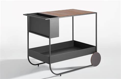 Jossandmain.com has been visited by 100k+ users in the past month UsonaHome.com - Trolley 04561