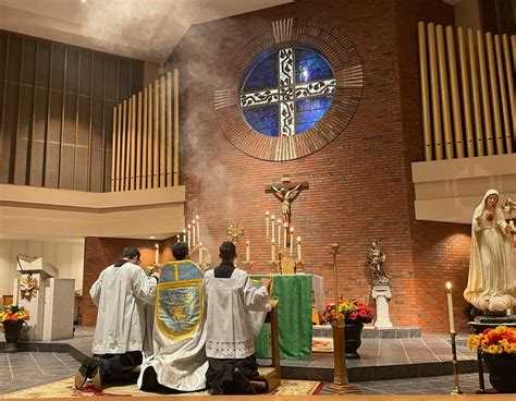 Eucharistic Revival Initiative Begins With Solemn Evening Of Prayer