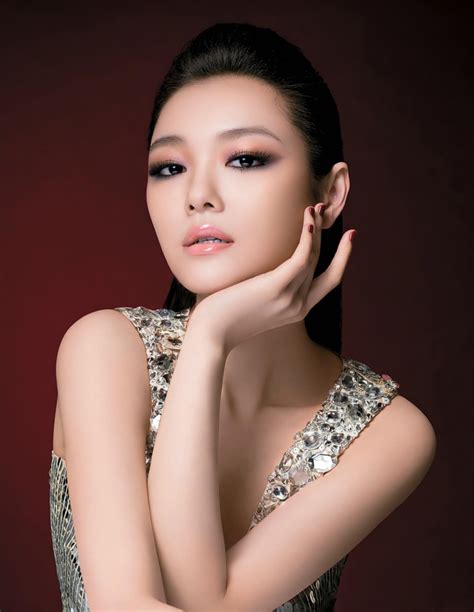 Barbie hsu with the age of 43 still able to maintain the gurgios and young looking women even gelar pesta pernikahan terlalu mewah, suami barbie hsu mengaku menyesal dan ingin menikah lagi. Barbie Hsu Pictures