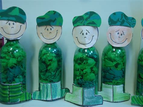 .o dia do soldado foi perdendo a sua popularidade e não mais é um dia público de festividade, nem mesmo hoje as forças armadas brasileiras são homenageadas no dia 7 de setembro, quando é. ♥ Descobrindo a Educação Infantil ♥: Lembrancinha do dia ...