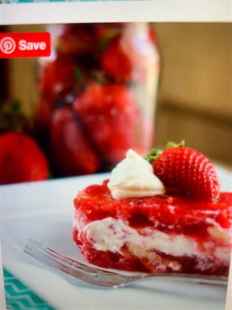 There are 49 calories in 1 cup, halves (5.4 oz) of strawberries, raw. Strawberry Jello Salad: Directions, calories, nutrition ...